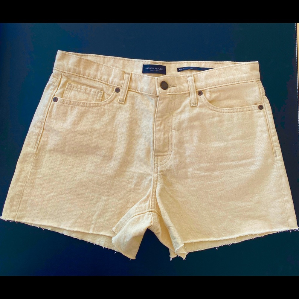 Banana Republic cream high waist Jean shorts, excellent pre-owned condition